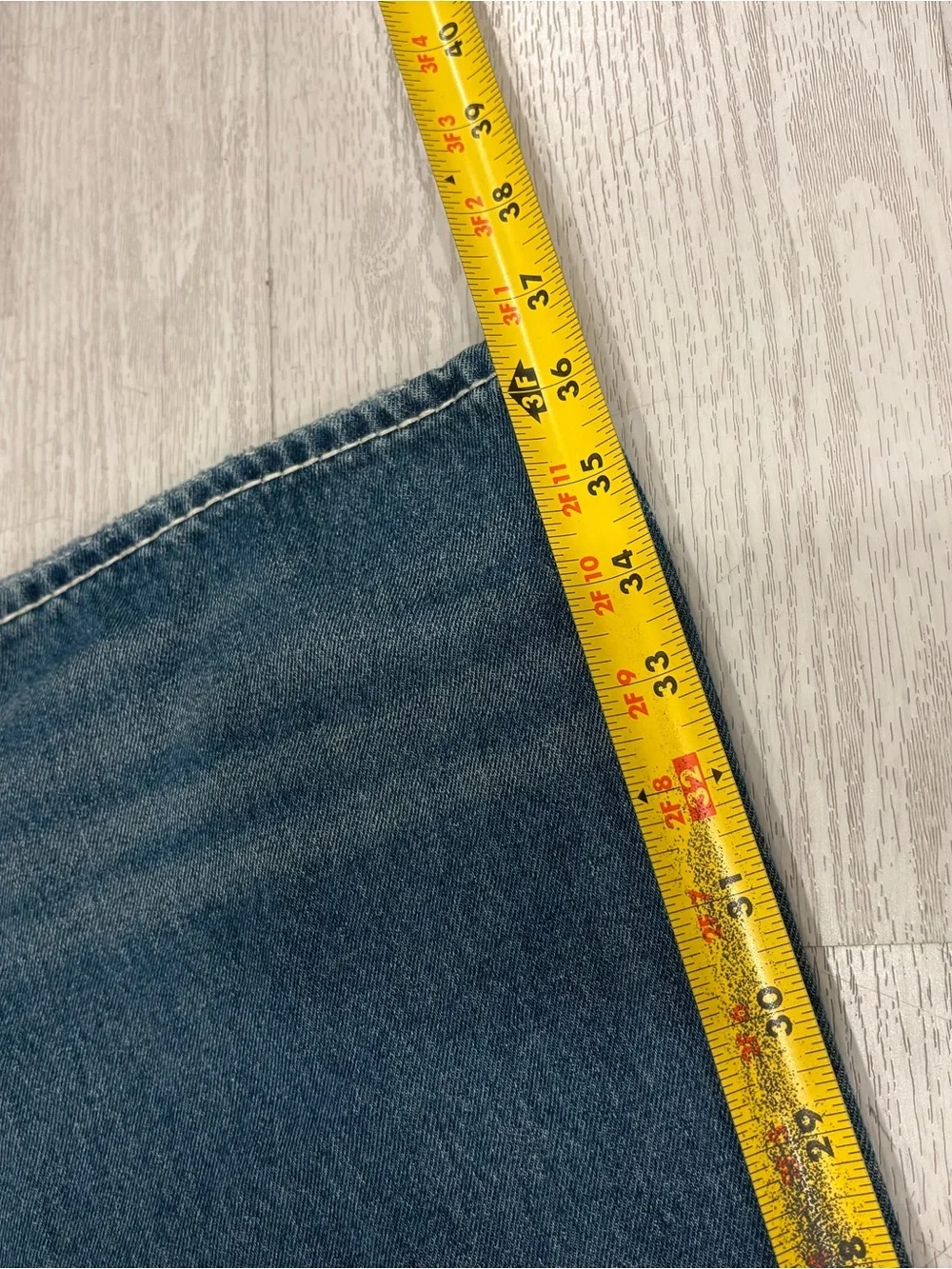 Defender Gothic Cross Applique Y2K Denim Jeans (Medium Wash / Distressed)